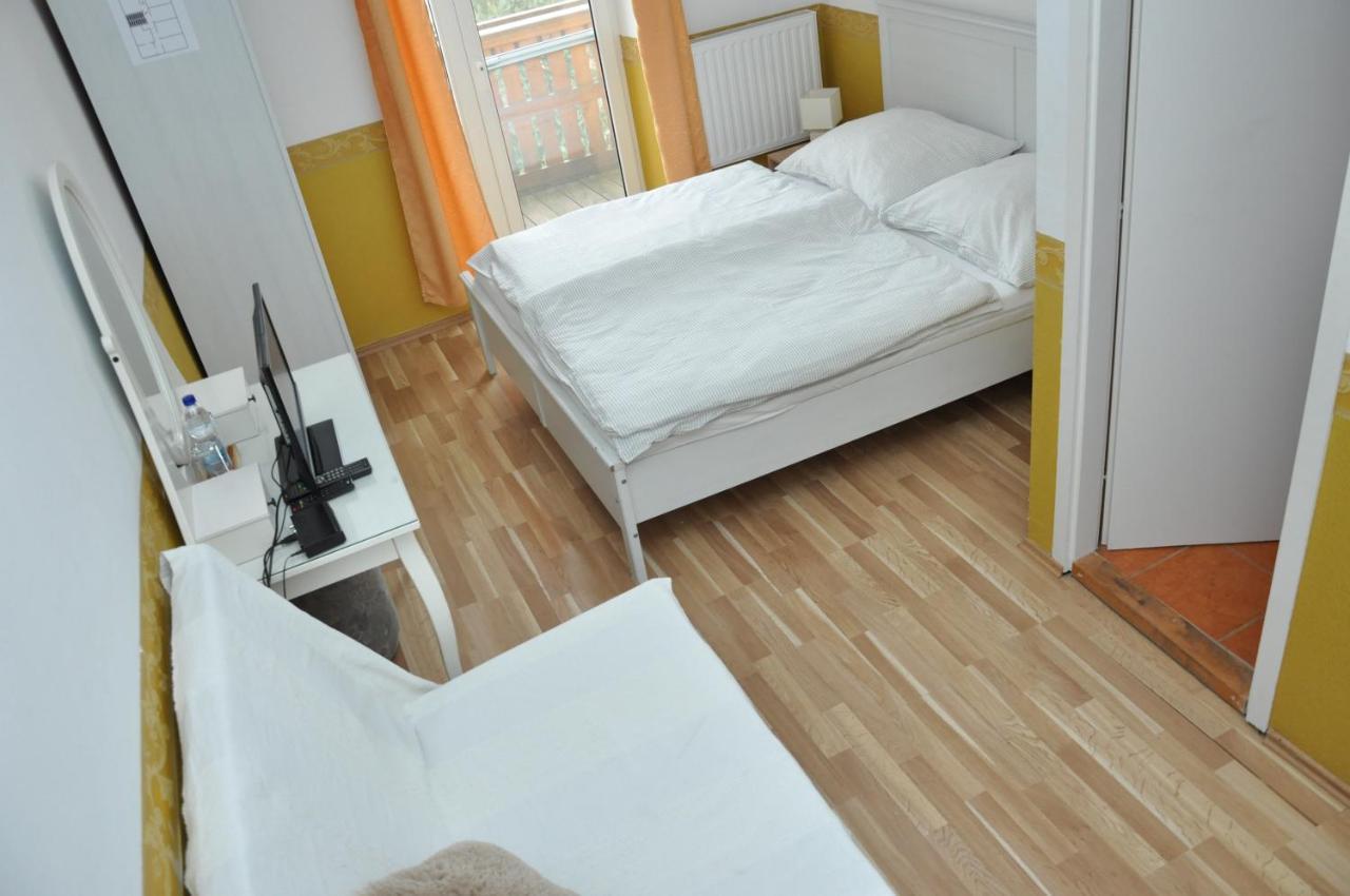 Gloriett Panzio Bed and Breakfast Fertőboz Buitenkant foto