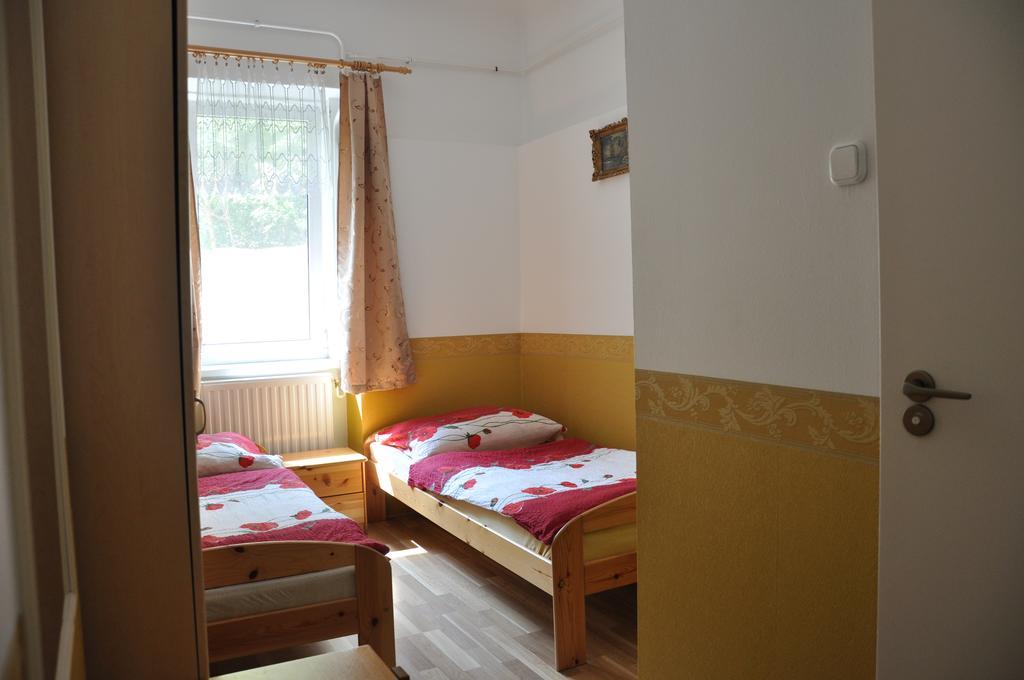 Gloriett Panzio Bed and Breakfast Fertőboz Kamer foto